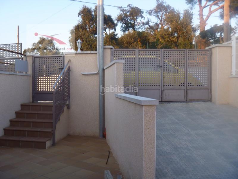 Foto b7fadf6c-d048-4a7a-8f2c-04435a10b340. Casa amb aparcament a Aiguaviva Parc Vidreres