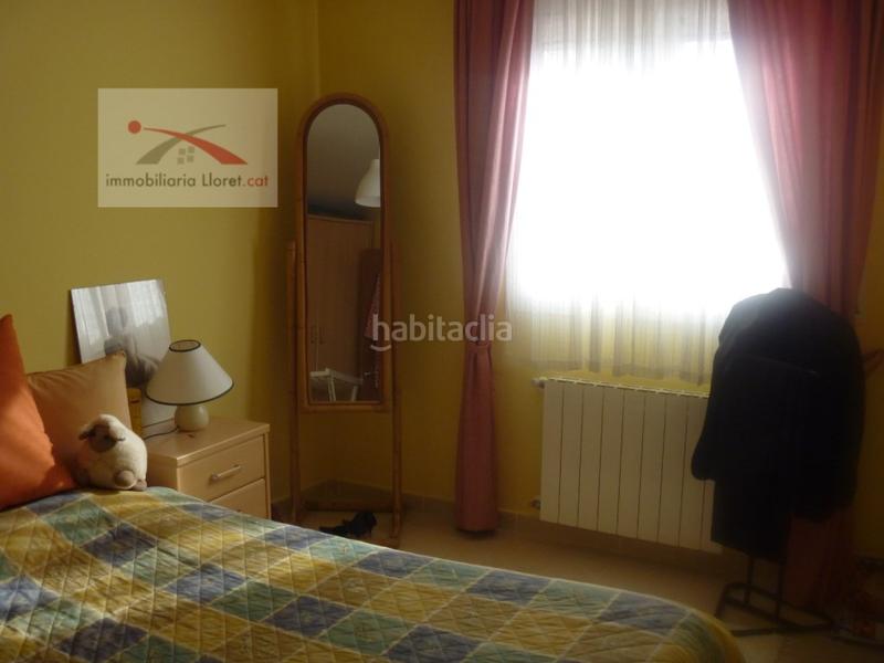 Foto b9eb1d25-c6a7-4512-b345-c6790708a63d. Casa amb aparcament a Aiguaviva Parc Vidreres