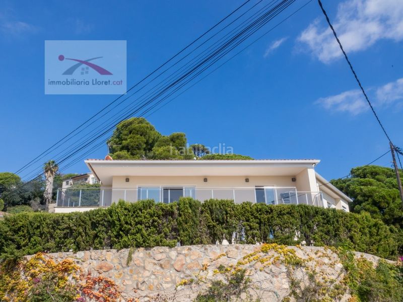 Foto 08983d28-217d-4368-97a2-8803463bb52c. Casa amb aparcament a Roca Grossa Lloret de Mar