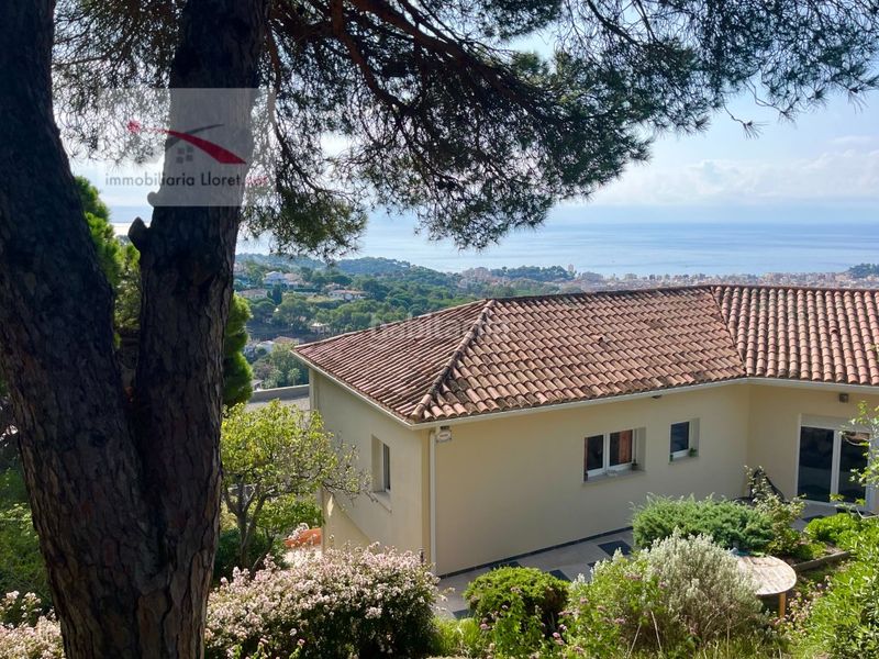 Foto 46401db0-b880-4310-aed5-ef491c71e2c6. Casa amb aparcament a Roca Grossa Lloret de Mar