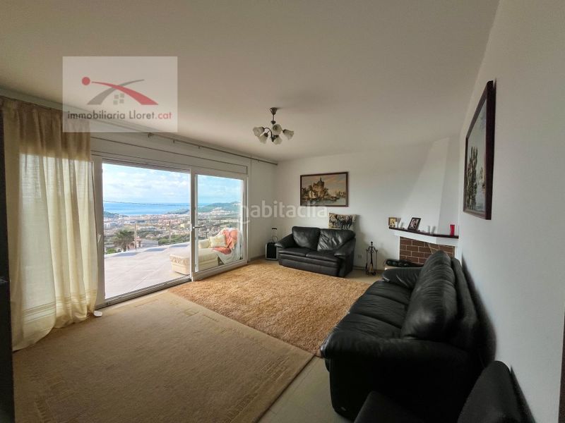 Foto 69d697ea-cc22-4d38-980d-11ff9b9e07ee. Casa amb aparcament a Roca Grossa Lloret de Mar