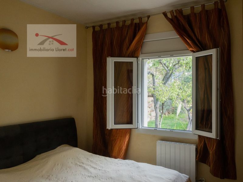 Foto a036b974-8b7f-4ef6-a6cd-16c11c214de7. Casa amb aparcament a Roca Grossa Lloret de Mar