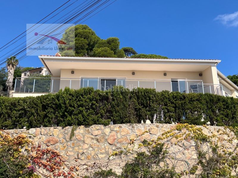Foto b70dbb31-db5c-40a3-90fe-61a43af98e47. Casa amb aparcament a Roca Grossa Lloret de Mar