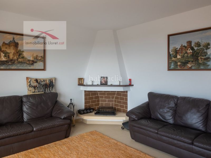 Foto c83171db-a272-4f64-920a-3b5ec6e3228b. Casa amb aparcament a Roca Grossa Lloret de Mar