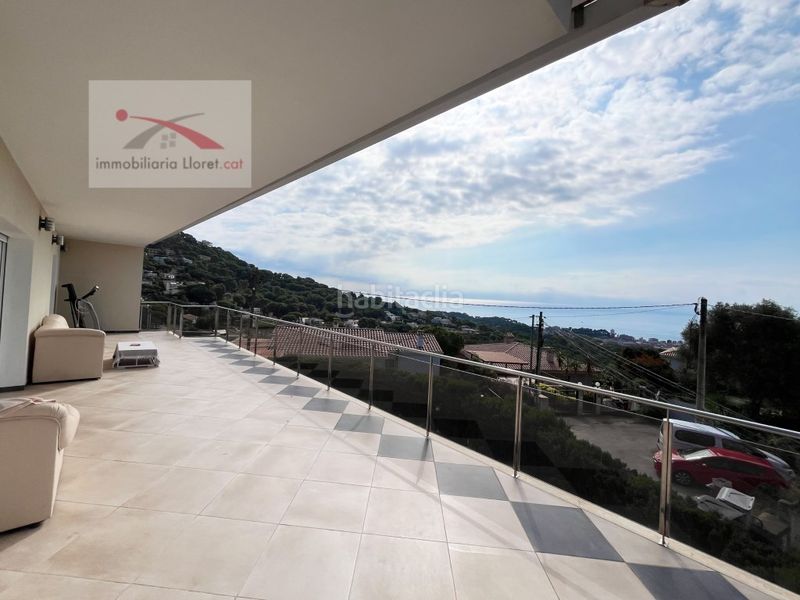 Foto e5ff4d38-8bcb-4ef0-bef6-5fd98d648350. Casa amb aparcament a Roca Grossa Lloret de Mar