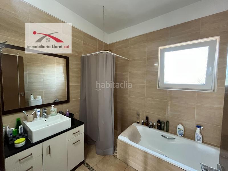 Foto 9110fa4a-3600-47dc-98b1-5ffa0efd499e. Affitto casa con parcheggio in Roca Grossa Lloret de Mar