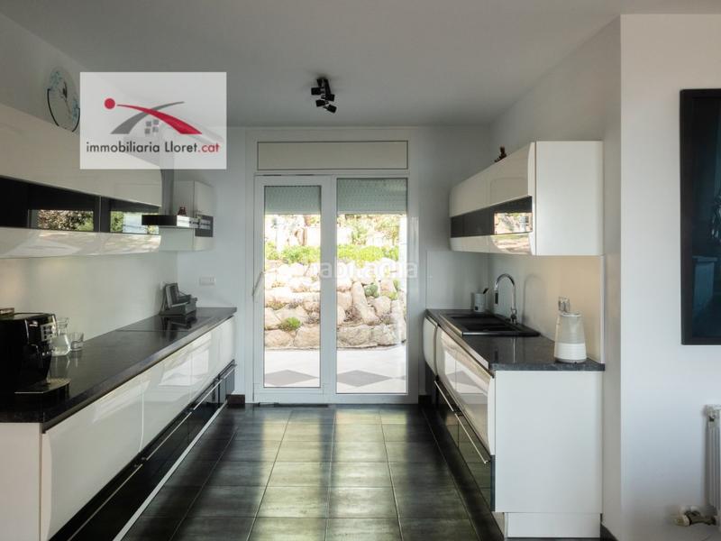 Foto 144e524c-e325-478a-871f-6bbea9b0fd8c. Alquiler casa vistas al mar!!! preciosa casa en urbanización Roca Grossa!!!! en Lloret de Mar