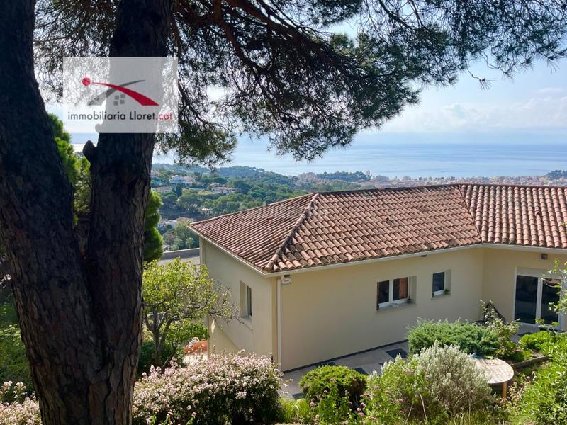 Foto f2a7d78e-dfec-40b6-b273-0e775ee7027d. Rent house with parking in Roca Grossa Lloret de Mar