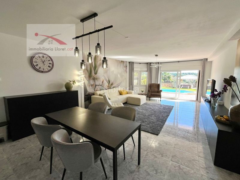 Foto b476dd7c-eec1-44fa-b4e2-ae4f6ad479b8. Casa amb aparcament a Roca Grossa Lloret de Mar