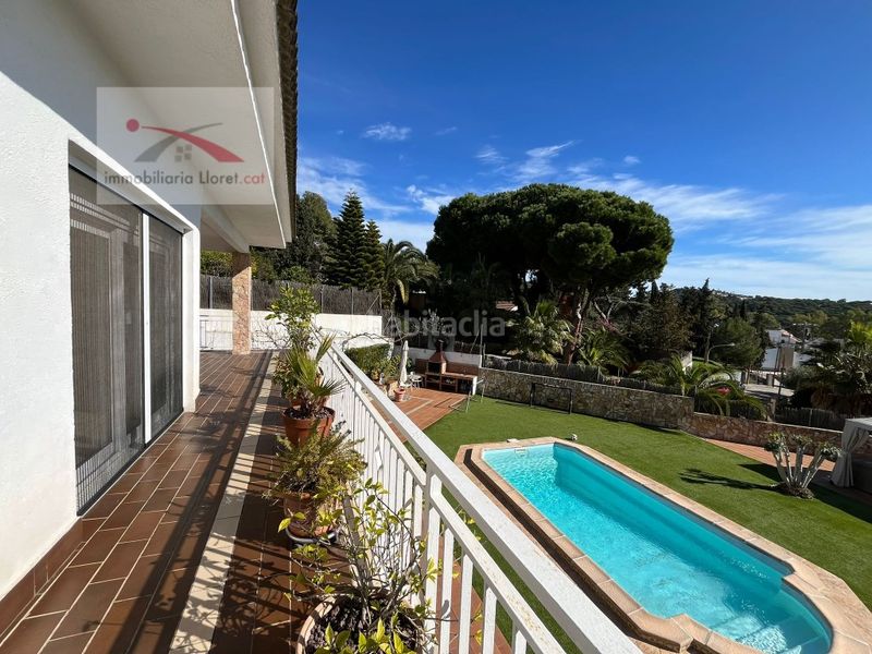 Foto dd304087-d72c-4f6e-a28c-3358c511fba8. Casa amb aparcament a Roca Grossa Lloret de Mar