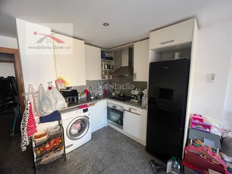 Foto 6efa3ea7-992b-4c68-b51d-676e5612bfcc. Pis amb aparcament a Fenals Lloret de Mar