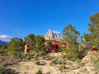 Finca rústica en Finestrat Pueblo. Parcela rústica con casa en ruinas en finestrat