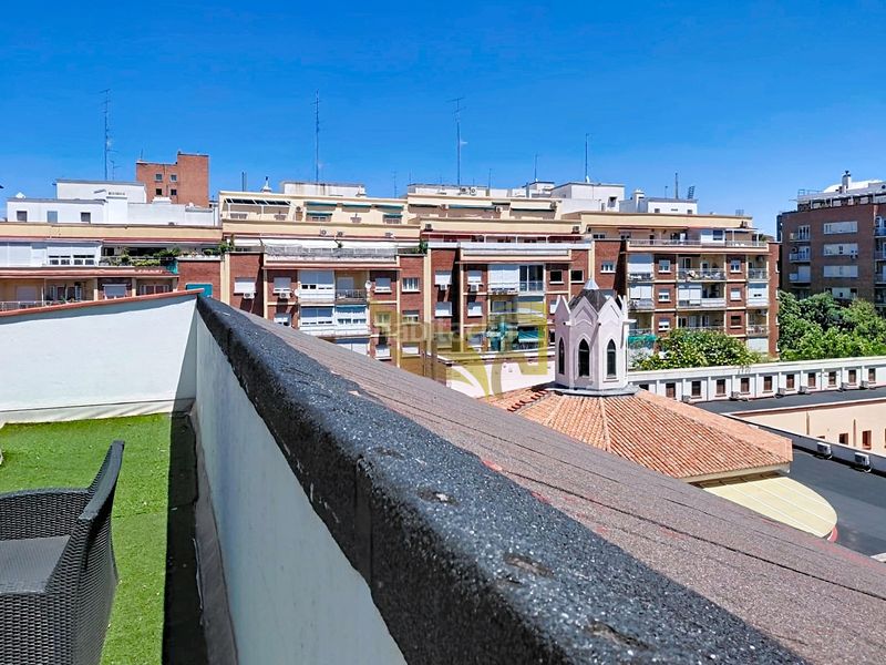 Foto 8b2e5d57-6ea0-41f5-8884-047392a774fa. Àtic amb calefacció aparcament a Vallehermoso Madrid