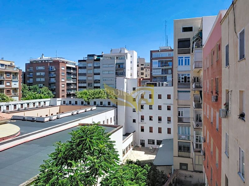 Foto bac30638-5c97-48d8-ba73-6092cda8c4dc. Àtic amb calefacció aparcament a Vallehermoso Madrid