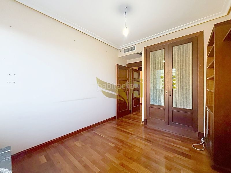 Foto 301ba2bc-74d8-4d99-9b35-dad8273ff5fd. Pis amb calefacció aparcament a San Bernardo Sevilla