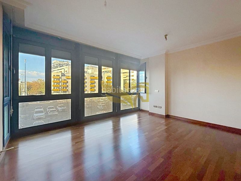 Foto a20ed96c-757c-4356-bf7a-1fd549d0e89e. Pis amb calefacció aparcament a San Bernardo Sevilla