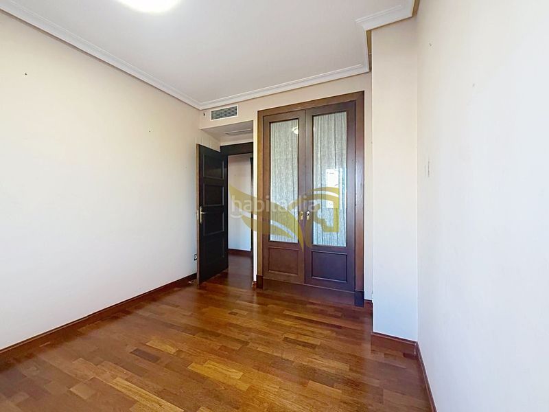 Foto aa1e802b-5ee8-4a10-9ef0-85ea1d3a9154. Pis amb calefacció aparcament a San Bernardo Sevilla