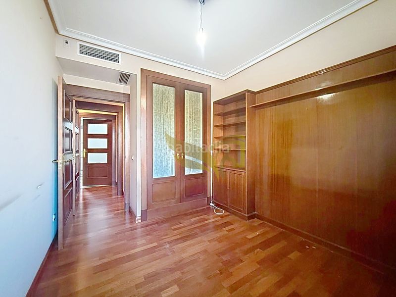 Foto ca698363-6272-45fc-9e91-dbd543fd251f. Pis amb calefacció aparcament a San Bernardo Sevilla