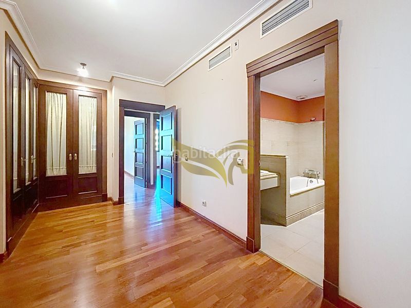 Foto f9bad13b-164d-4ea6-bcc7-e6788096bc31. Pis amb calefacció aparcament a San Bernardo Sevilla