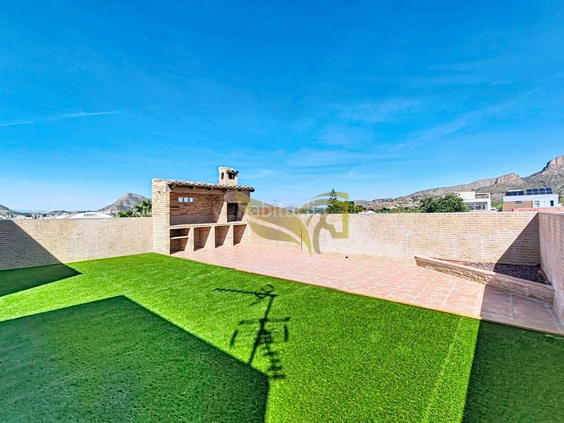 Foto c87a7dba-a515-474c-9323-bb216bb4b4fa. Pis a Santomera