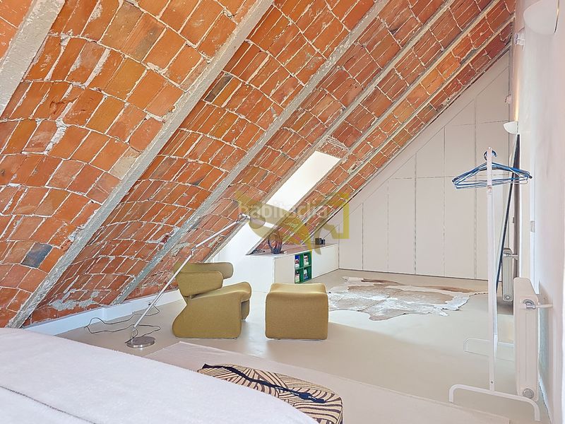 Foto 683c27b0-7c56-4a92-a7a4-4e6a30aacf93. Àtic amb calefacció a Sol Madrid