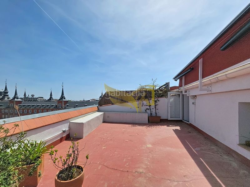 Foto a9f8fcc5-abca-4ea1-b41e-faef5ed498e9. Àtic amb calefacció a Sol Madrid