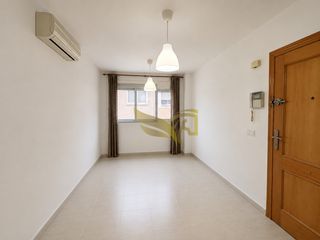 Flat  Calle maestro carmelo vigueras. Piso en venta en juan de borbón