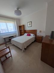 Location Appartement  Calle luis álvarez lencero. Se alquila piso para estudiantes en valdepasillas, junto al macd