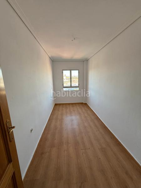 Foto 5b4825a1-1a02-44de-a872-2419f2d68579. Piso se vende vivienda en san fernando con terraza en Badajoz