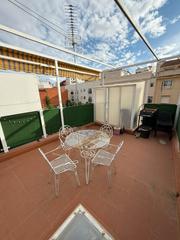 Location Appartement  Calle santo domingo. Se alquila piso con patio en c/ santo domingo, junto a avda. jua