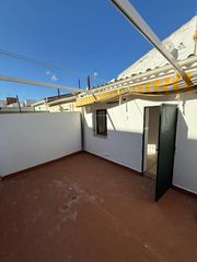 Affitto Appartamento in Calle doncel y ordaz 5. Se alquila piso con terraza junto a ronda del pilar, en c/ donce