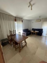 Miete Etagenwohnung  Calle alconchel. Se alquila piso para estudiantes con terraza en valdepasillas