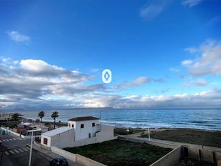Location Rez-de-chaussée  Carrer carrer del fra juníper serra. Alquiler disponible en noviembre, en segunda línea del mar  son