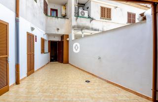 Flat  Dels paraires. Se vende primer piso en el centro de inca.