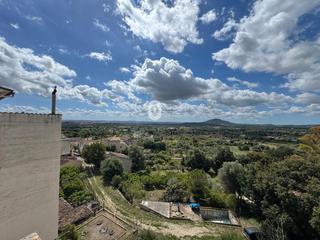 Haus  Jaume i. Casa a reformar en campanet