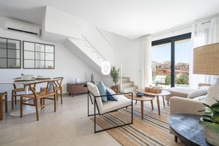 Maison jumelée  Des castellot. En venta adosado de obra nueva en cala romántica.