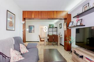 Pis  De miguel servet. Se vende primer piso sin ascensor en inca.