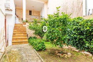 Maison jumelée  Lluc. Encantadora casa pareada de dos plantas en venta en selva.
