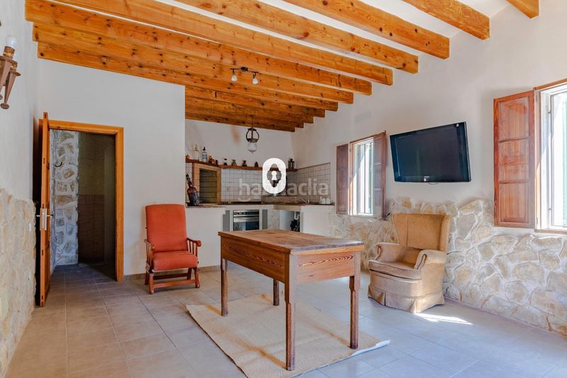 Foto a6fb90d4-7e3e-43d8-9183-147ebe38d4a5. Casa adossada amb aparcament a Selva