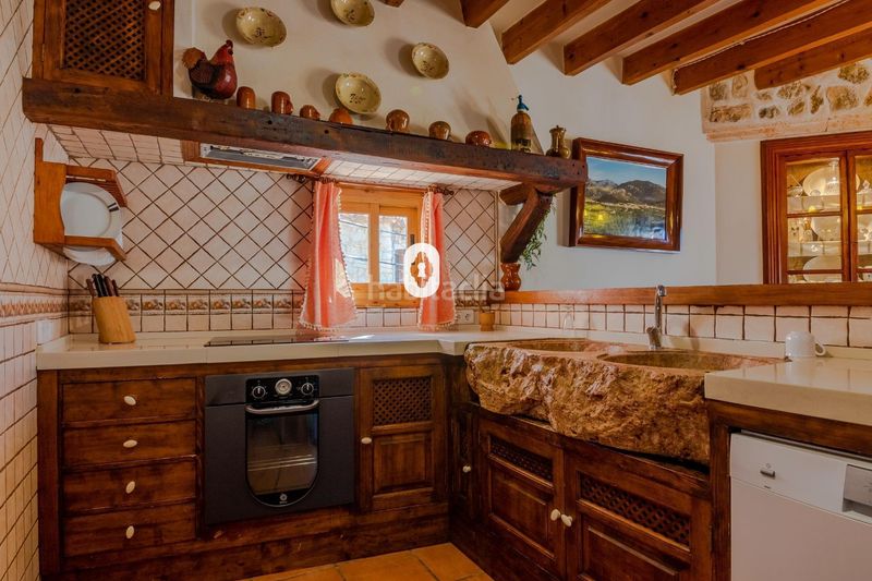 Foto b49c9158-3128-420a-935f-f192edc531f6. Casa adossada amb aparcament a Selva