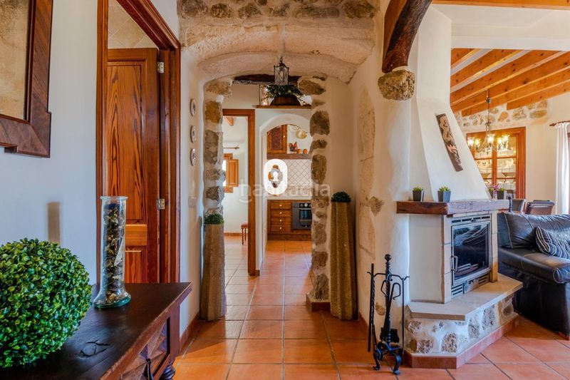 Foto c0b034e1-5bb4-4823-a61b-ca9457f2eace. Casa adossada amb aparcament a Selva