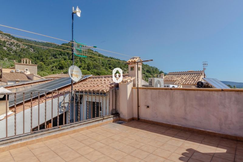 Foto c3ca5aa1-9240-418e-bca2-ebe4e257d1a2. Casa adossada amb aparcament a Selva