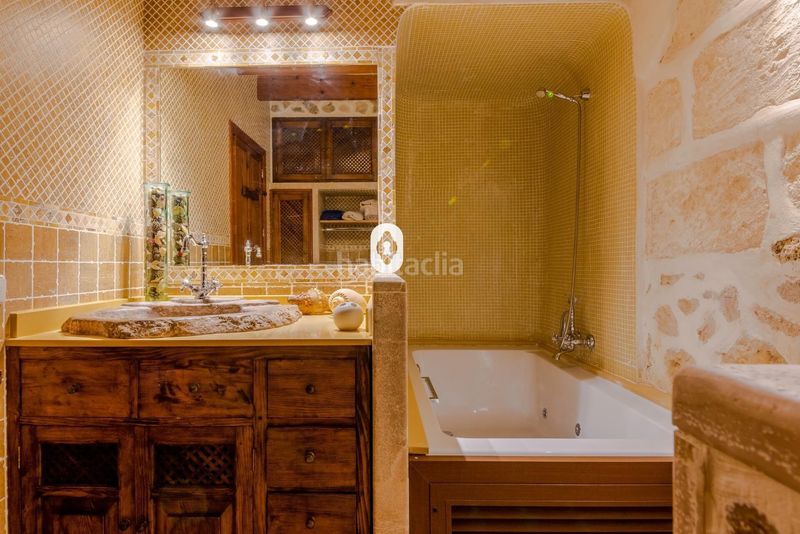 Foto e7c650ba-c81a-4e6f-ab9e-b14b48d63436. Casa adossada amb aparcament a Selva