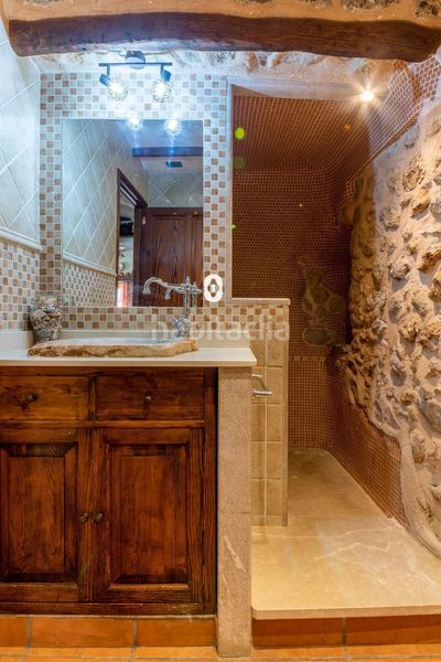 Foto ef5a4827-76ff-4d7f-959f-209e5ff35c8a. Casa adossada amb aparcament a Selva