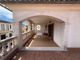 Casa  Rosella. Amplia vivienda unifamiliar en sant jordi con terraza y con gara