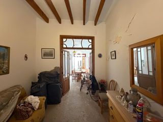 Casa  Calle gil. Se vende casa a reformar en manacor