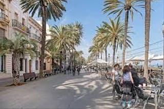 Pis a Gorg. Este piso se encuentra en badalona, barcelona, en la planta 2. e