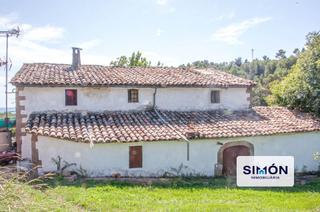 Masia a Gaià. Masía con 116 hectáreas de bosque y páramos y 11 hectáreas de cu
