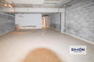 Local Comercial a Carrer general prim 34. Local comercial de 160m2 a pie de calle muy bien situado!