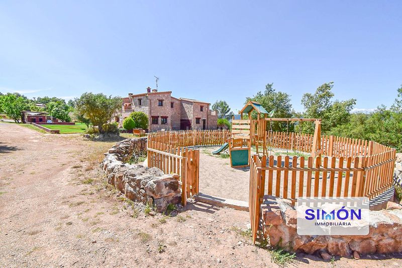 Foto 07396311-4850-441c-b2ae-a8c3f3f4561e. Country house with heating pool in Sant Pere Sallavinera